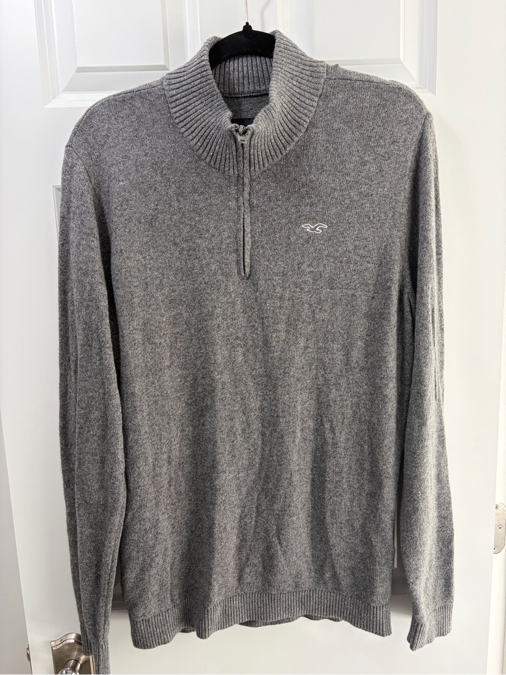Hollister Men’s Heather Gray Quarter-Zip Knit Pullover Size Large